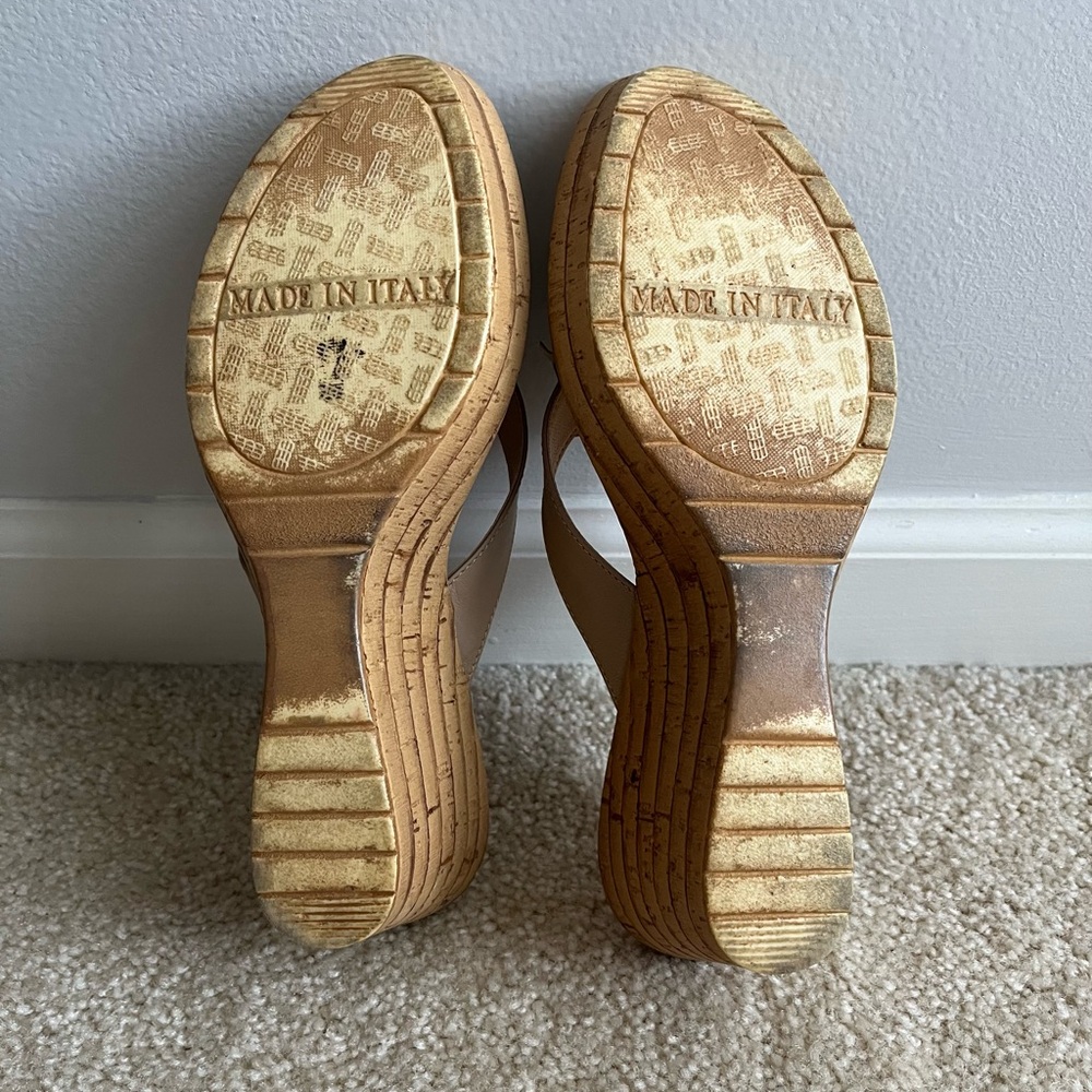 Italian Shoe Makers Wedge Sandal - Picture 3 of 4